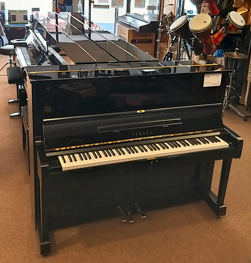 Magasin instrument claviers Aurillac
